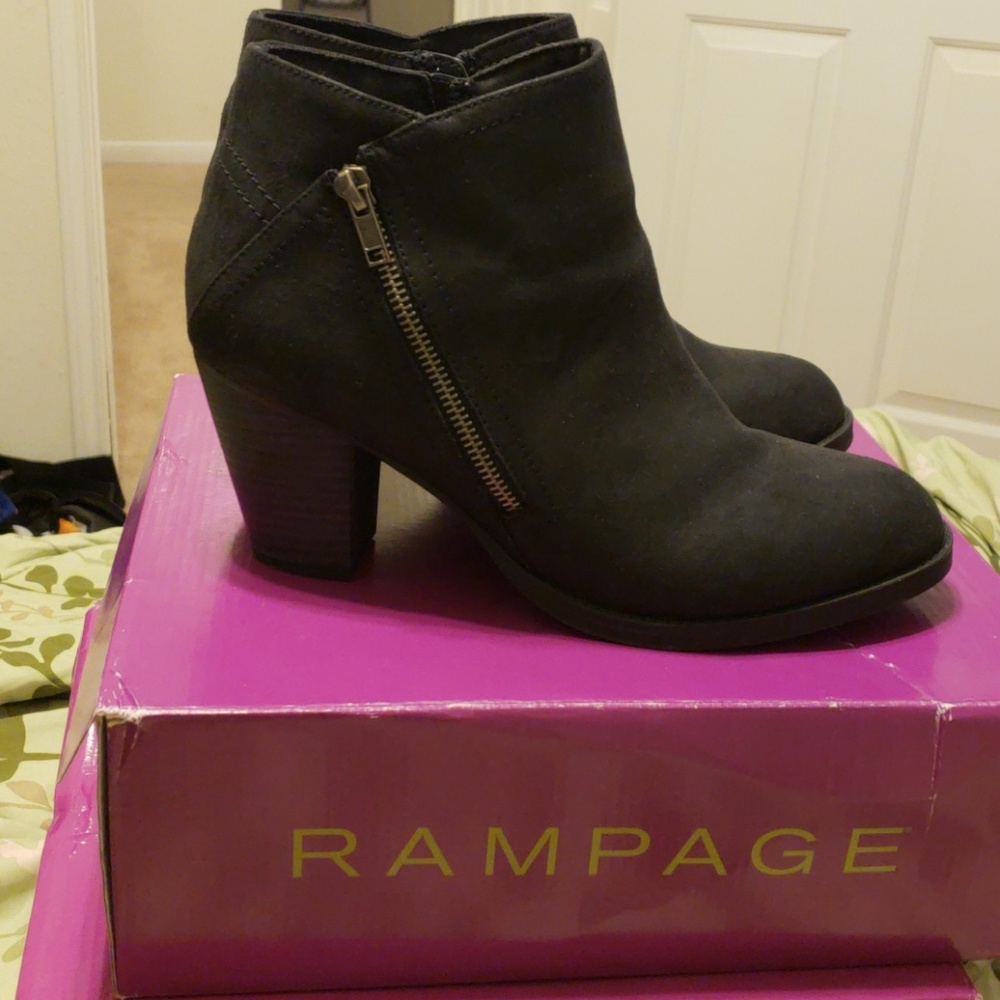 Shoes - Picture 3 of 5